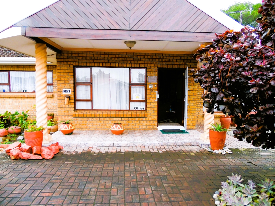 9 Bedroom Property for Sale in East Bank Eastern Cape